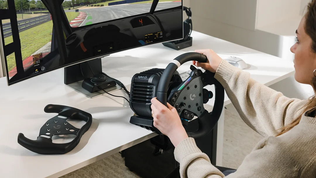Logitech RS50 racing wheel bundle gameplay