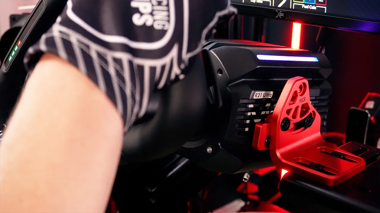 MOZA R21 Ultra gameplay on sim rig